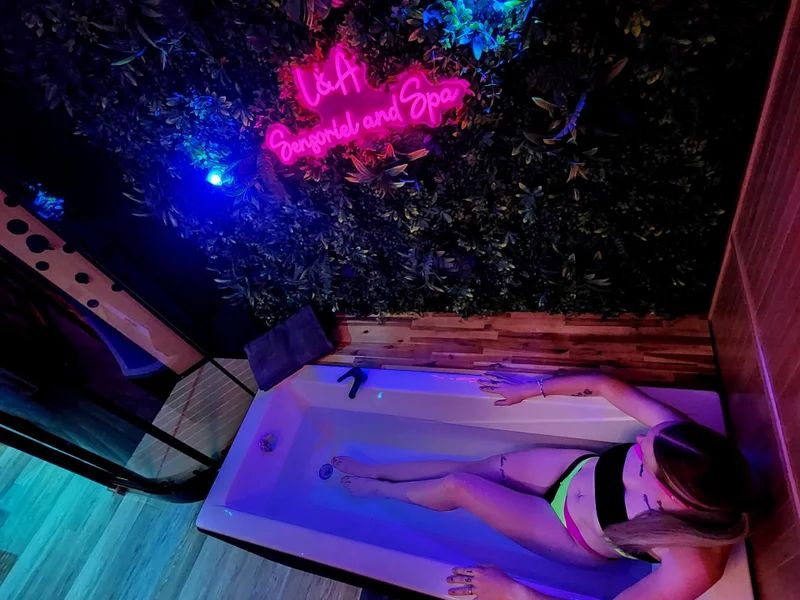 Bain froid dans l'espace bien-être