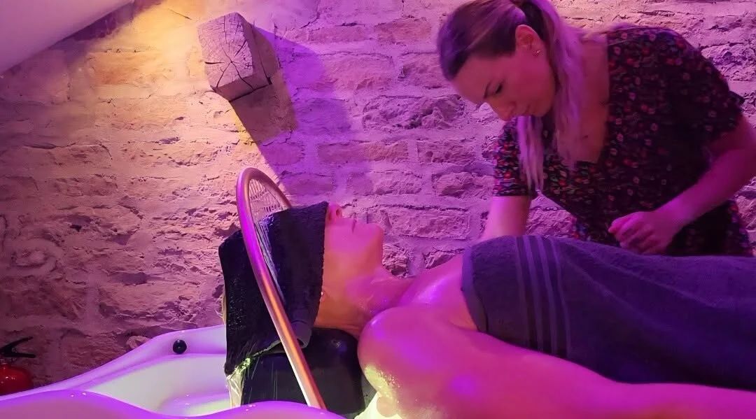 Soin Head Spa dans une ambiance lumineuse et relaxante